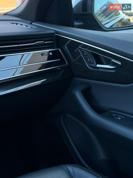 Внедорожник / Кроссовер Audi Q8 2020 в Киеве