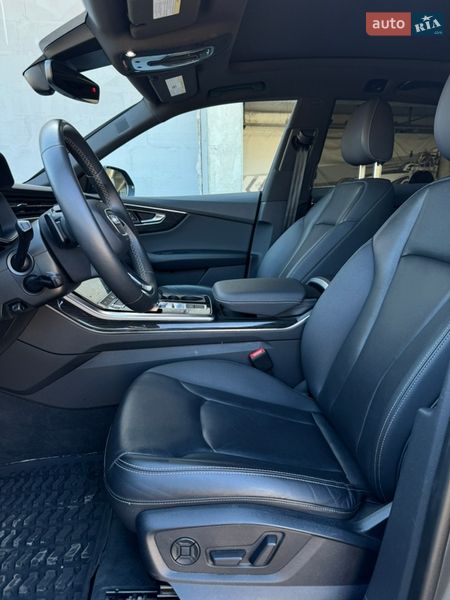 Внедорожник / Кроссовер Audi Q8 2020 в Киеве