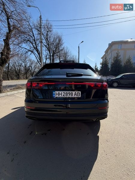 Внедорожник / Кроссовер Audi Q8 2023 в Дубно