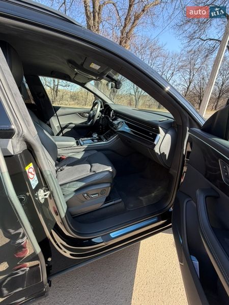 Внедорожник / Кроссовер Audi Q8 2023 в Дубно