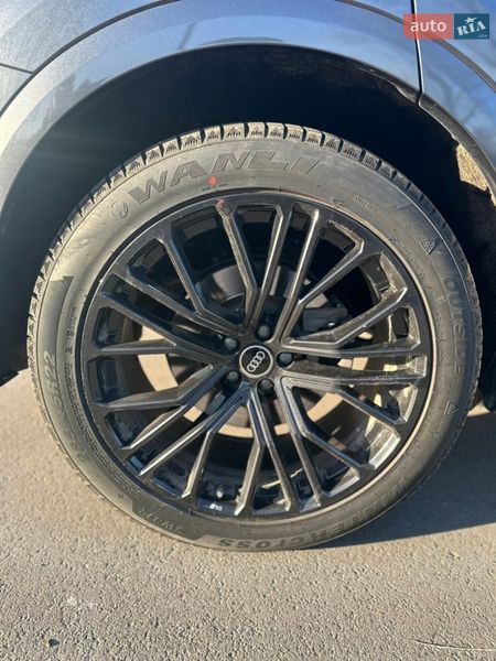 Внедорожник / Кроссовер Audi Q8 2025 в Чернигове