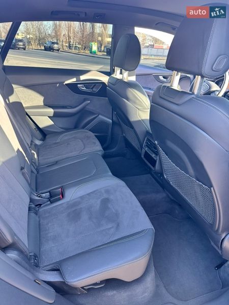 Внедорожник / Кроссовер Audi Q8 2025 в Чернигове