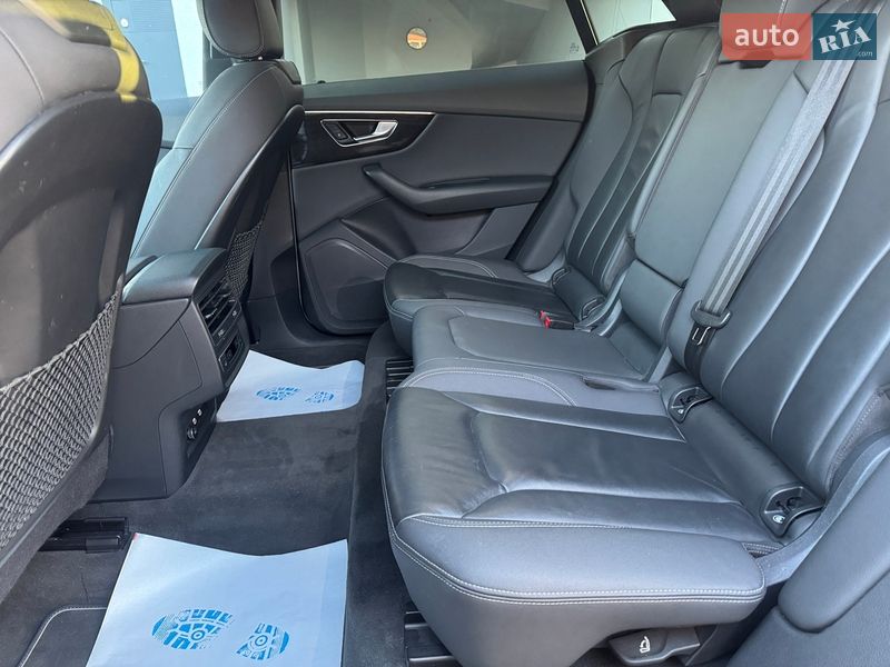Позашляховик / Кросовер Audi Q8 2018 в Києві