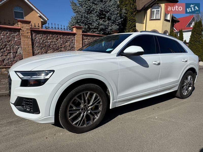 Позашляховик / Кросовер Audi Q8 2018 в Києві