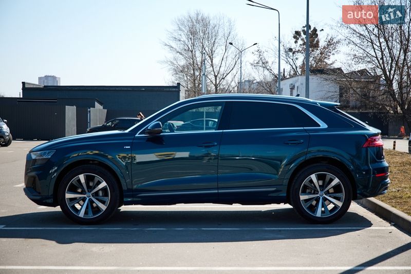 Внедорожник / Кроссовер Audi Q8 2019 в Киеве