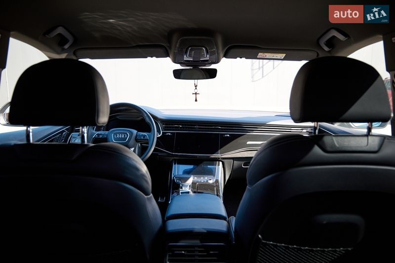 Внедорожник / Кроссовер Audi Q8 2019 в Киеве