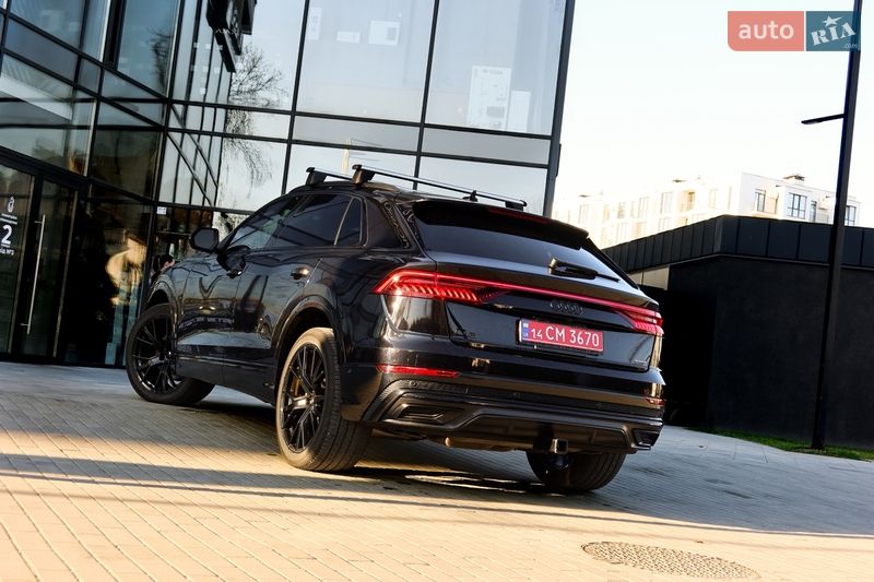 Позашляховик / Кросовер Audi Q8 2020 в Ужгороді