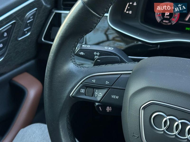 Позашляховик / Кросовер Audi Q8 2020 в Ужгороді