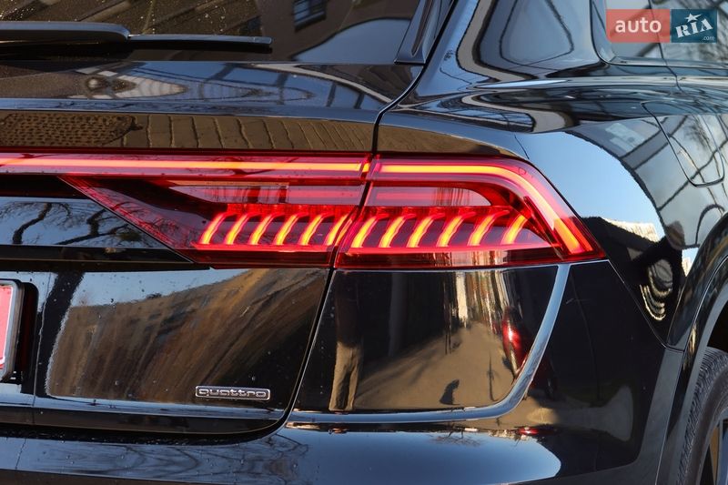 Позашляховик / Кросовер Audi Q8 2020 в Ужгороді