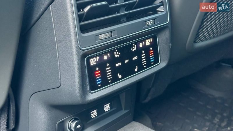 Внедорожник / Кроссовер Audi Q8 2019 в Луцке