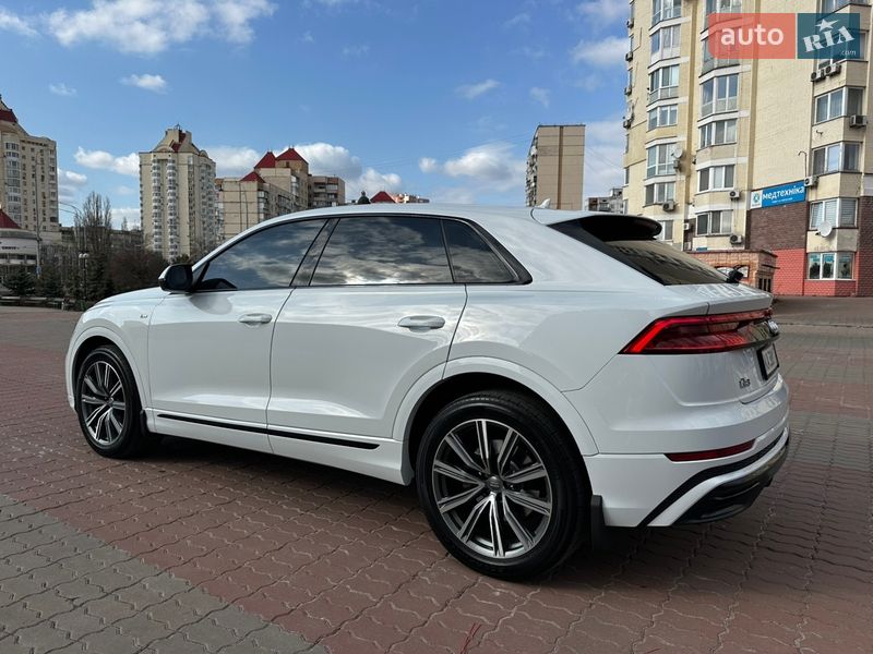 Внедорожник / Кроссовер Audi Q8 2019 в Киеве