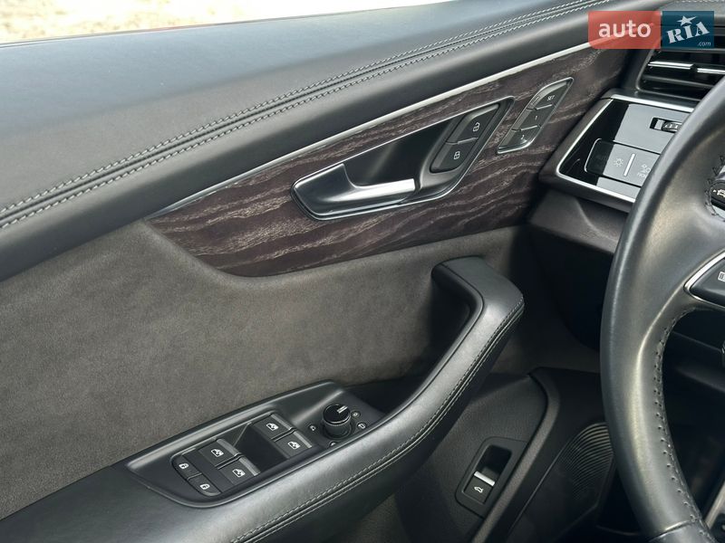 Позашляховик / Кросовер Audi Q8 2018 в Львові