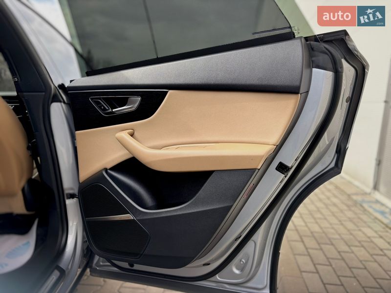 Внедорожник / Кроссовер Audi Q8 2020 в Киеве