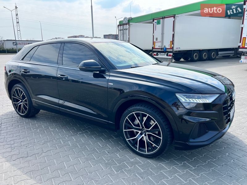 Позашляховик / Кросовер Audi Q8 2020 в Мукачевому