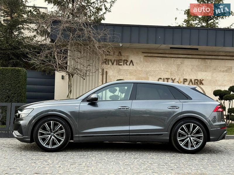 Позашляховик / Кросовер Audi Q8 2018 в Львові