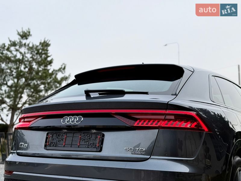 Позашляховик / Кросовер Audi Q8 2018 в Львові