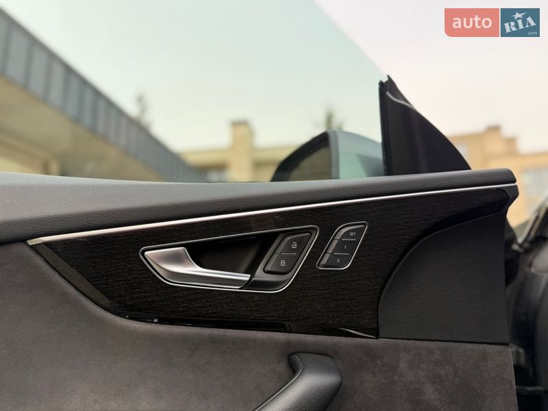 Позашляховик / Кросовер Audi Q8 2018 в Львові