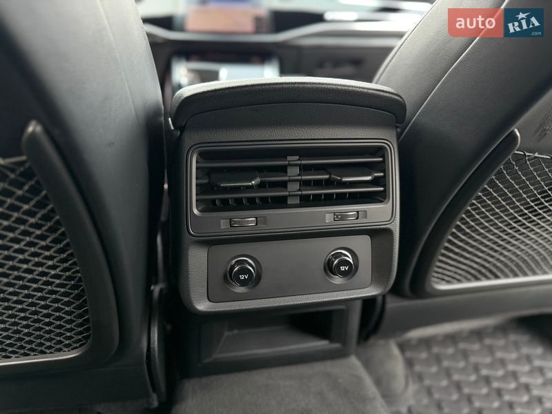 Позашляховик / Кросовер Audi Q8 2018 в Львові