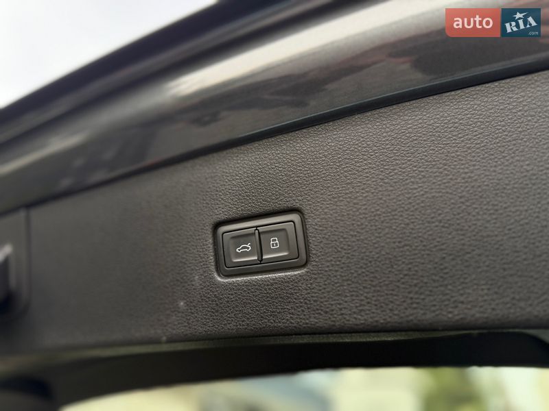 Позашляховик / Кросовер Audi Q8 2018 в Львові