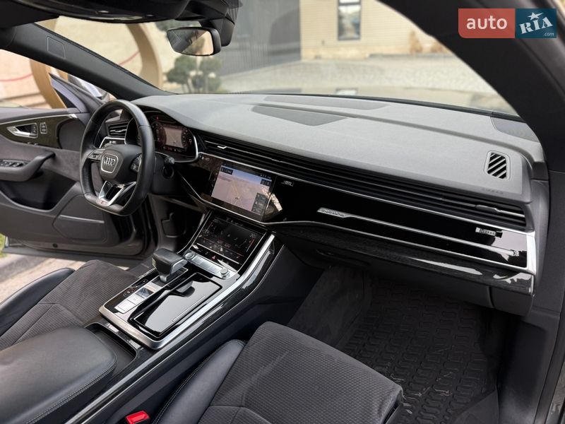 Позашляховик / Кросовер Audi Q8 2018 в Львові