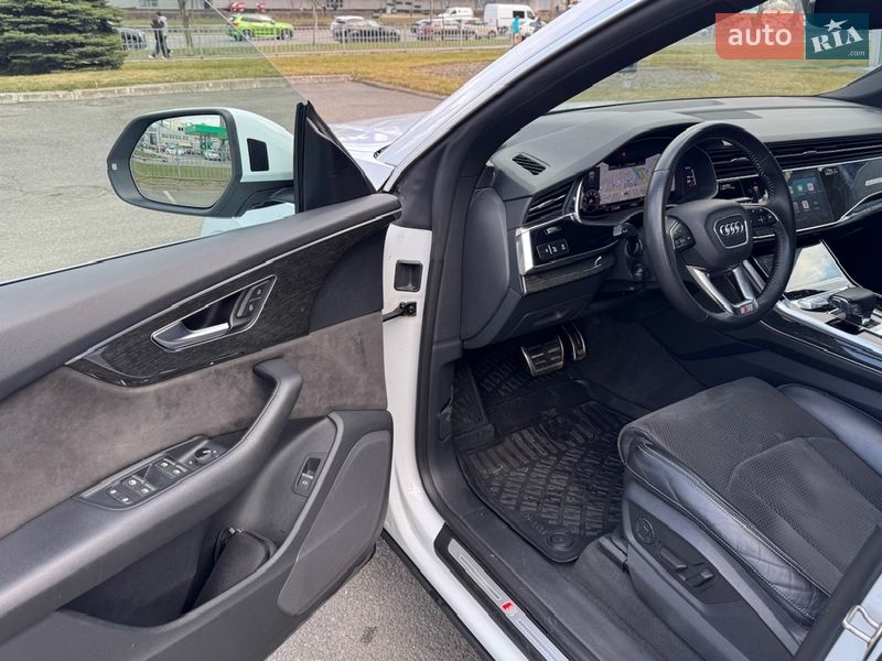 Внедорожник / Кроссовер Audi Q8 2018 в Киеве
