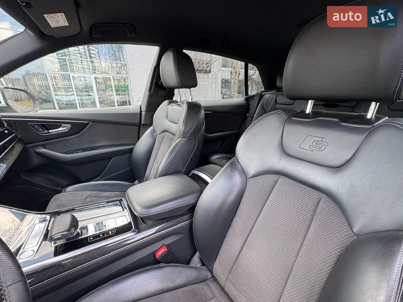 Внедорожник / Кроссовер Audi Q8 2018 в Киеве