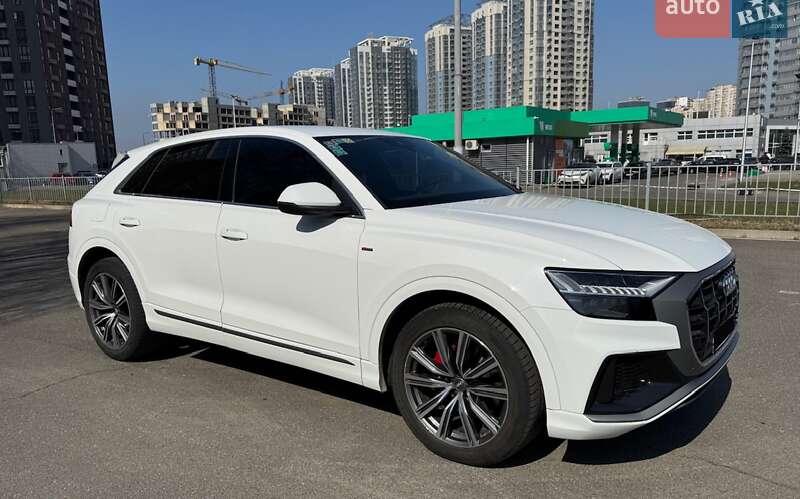 Внедорожник / Кроссовер Audi Q8 2019 в Киеве