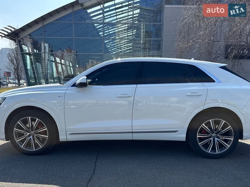 Внедорожник / Кроссовер Audi Q8 2019 в Киеве