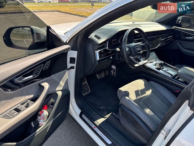 Внедорожник / Кроссовер Audi Q8 2019 в Киеве