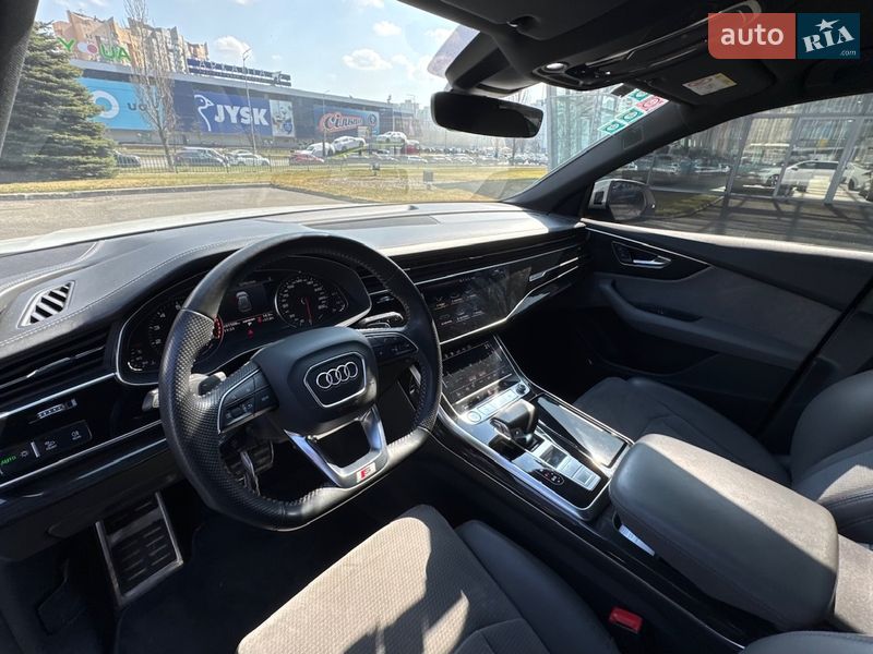 Внедорожник / Кроссовер Audi Q8 2019 в Киеве