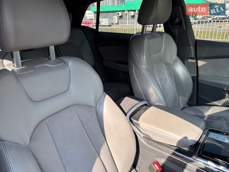 Внедорожник / Кроссовер Audi Q8 2019 в Киеве