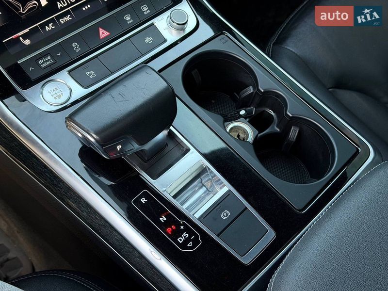 Внедорожник / Кроссовер Audi Q8 2018 в Кривом Роге