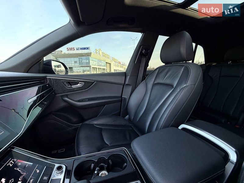 Внедорожник / Кроссовер Audi Q8 2018 в Кривом Роге