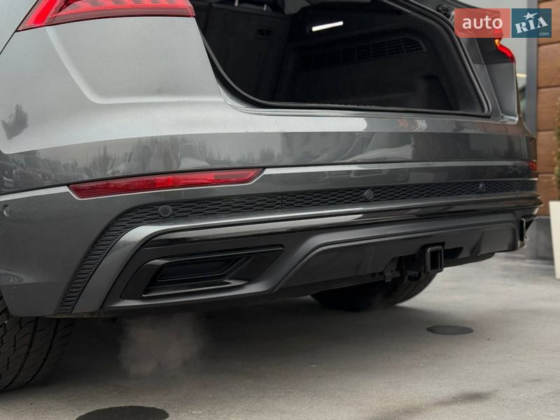 Позашляховик / Кросовер Audi Q8 2019 в Рівному