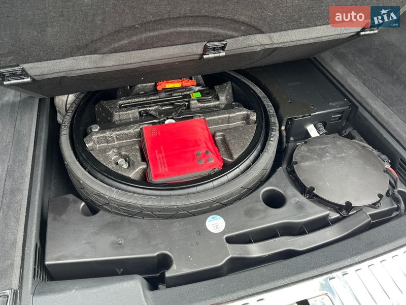 Позашляховик / Кросовер Audi Q8 2019 в Ковелі