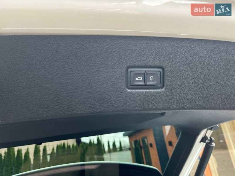 Позашляховик / Кросовер Audi Q8 2019 в Ковелі