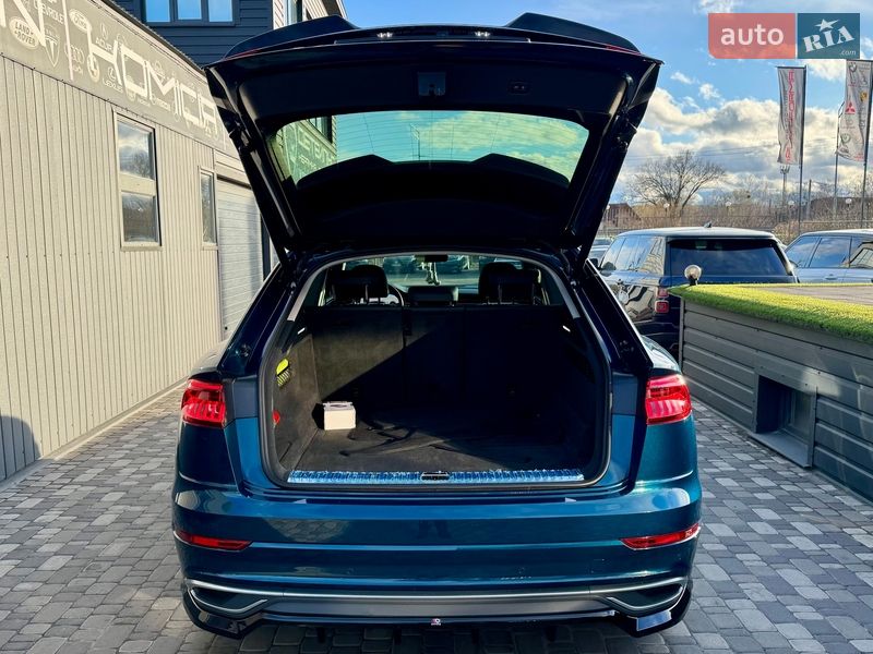 Внедорожник / Кроссовер Audi Q8 2018 в Киеве