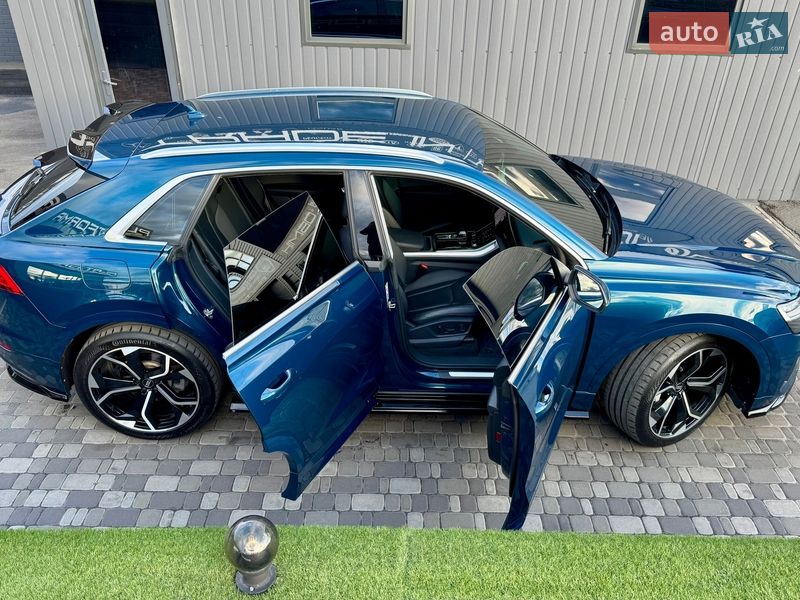 Внедорожник / Кроссовер Audi Q8 2018 в Киеве