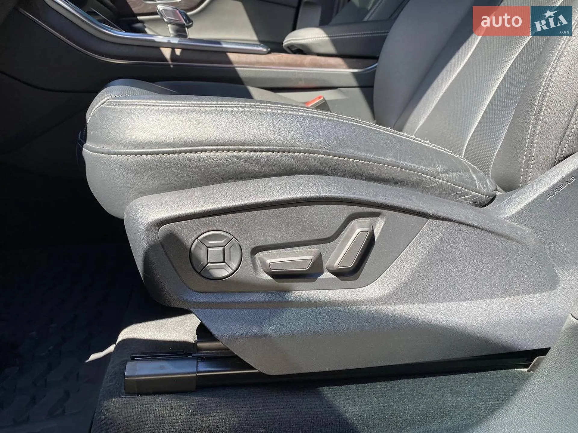 2020 Audi Q8 - мініатюра 23