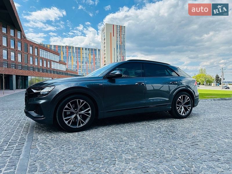 Audi Q8 2023