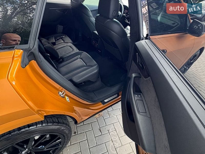 Внедорожник / Кроссовер Audi Q8 2018 в Киеве