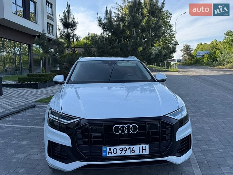 Внедорожник / Кроссовер Audi Q8 2018 в Ужгороде