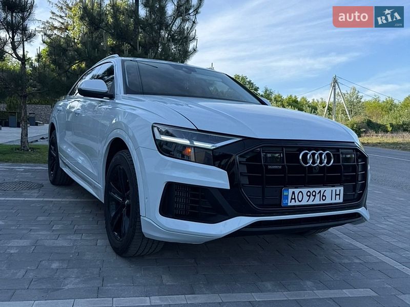 Внедорожник / Кроссовер Audi Q8 2018 в Ужгороде