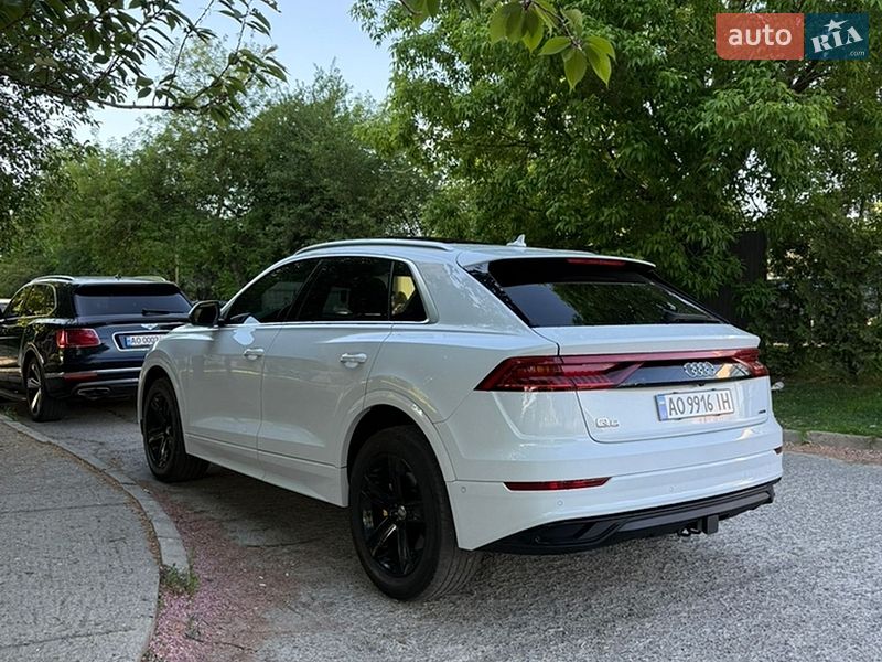 Внедорожник / Кроссовер Audi Q8 2018 в Ужгороде