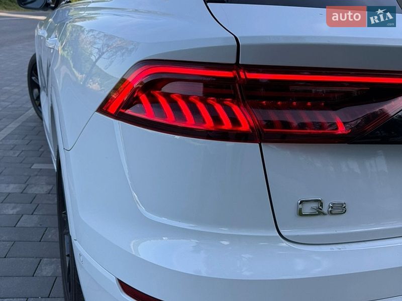 Внедорожник / Кроссовер Audi Q8 2018 в Ужгороде