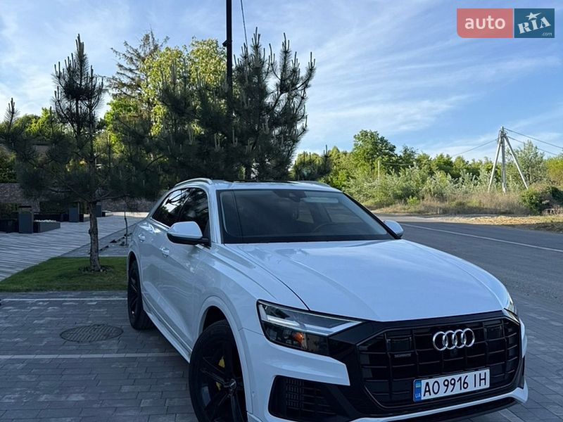Внедорожник / Кроссовер Audi Q8 2018 в Ужгороде