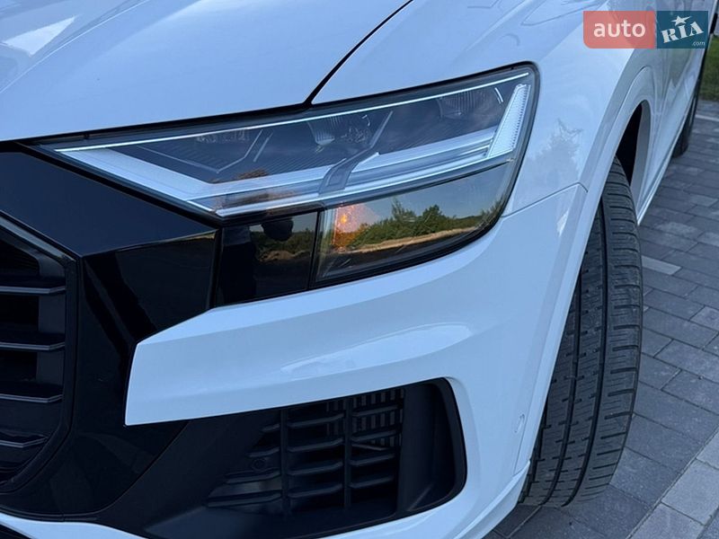 Внедорожник / Кроссовер Audi Q8 2018 в Ужгороде