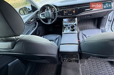 Внедорожник / Кроссовер Audi Q8 2018 в Ужгороде