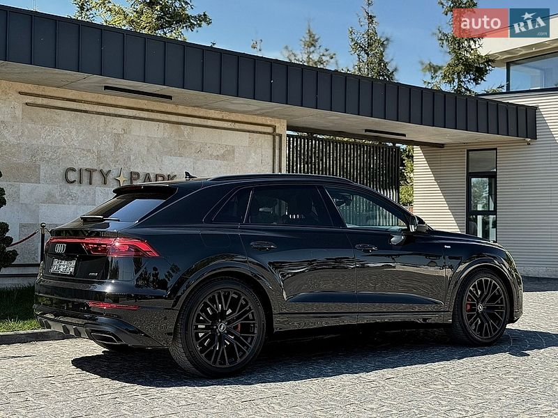Внедорожник / Кроссовер Audi Q8 2025 в Львове