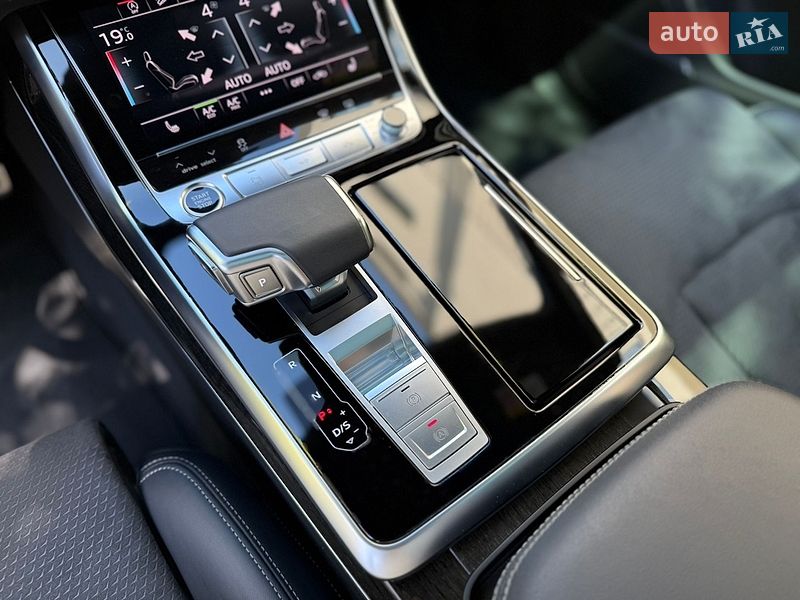 Внедорожник / Кроссовер Audi Q8 2025 в Львове